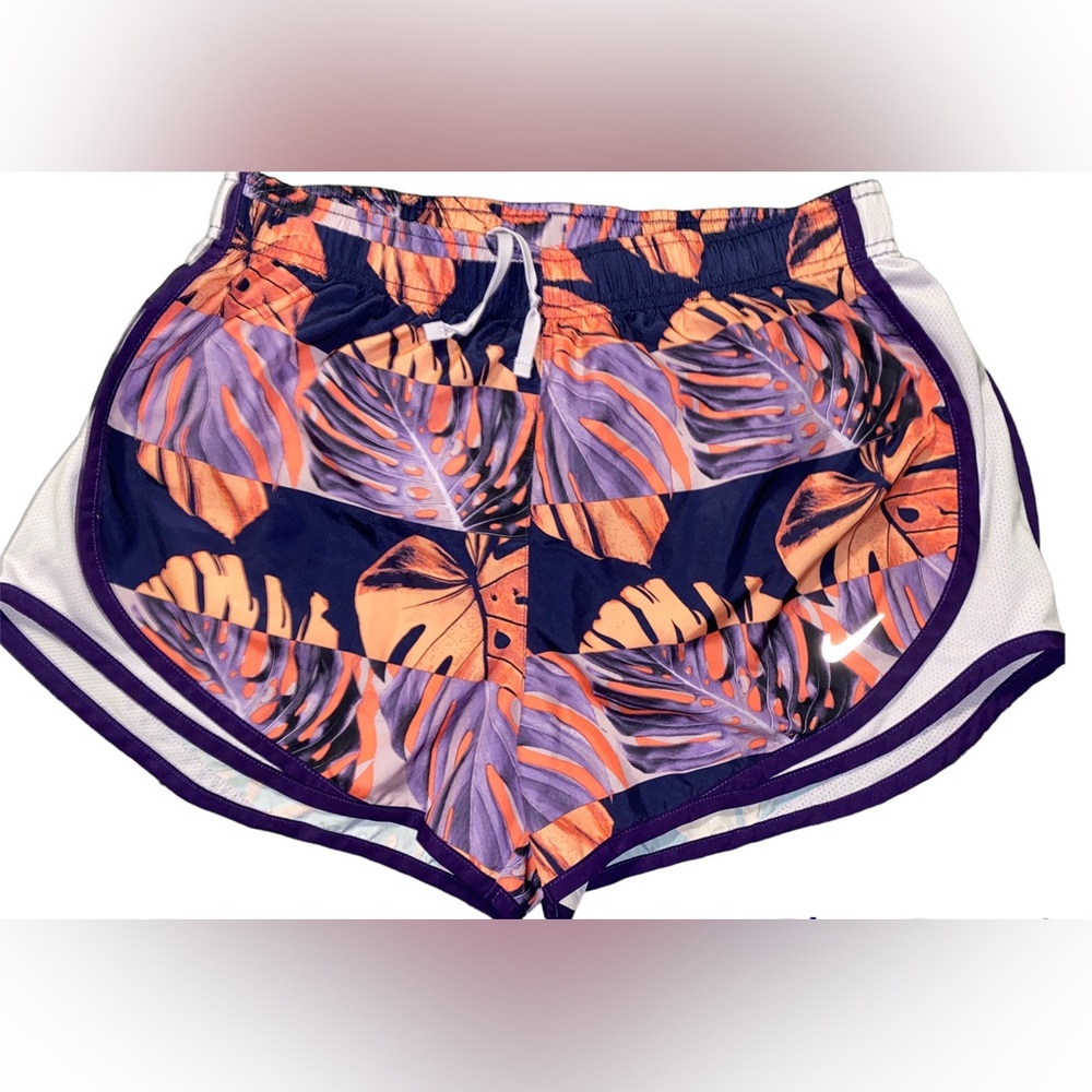 Nike DriFit Short- Ladies Medium